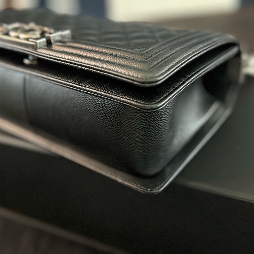 Chanel Boy Caviar Black Ruthenium - Picture 4 of 17